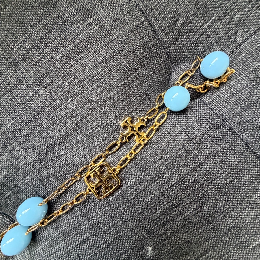 Tory Burch - Long Gold-Tone Necklace with Turquoise Blue Beads and TB Logos - Picture 6 of 8